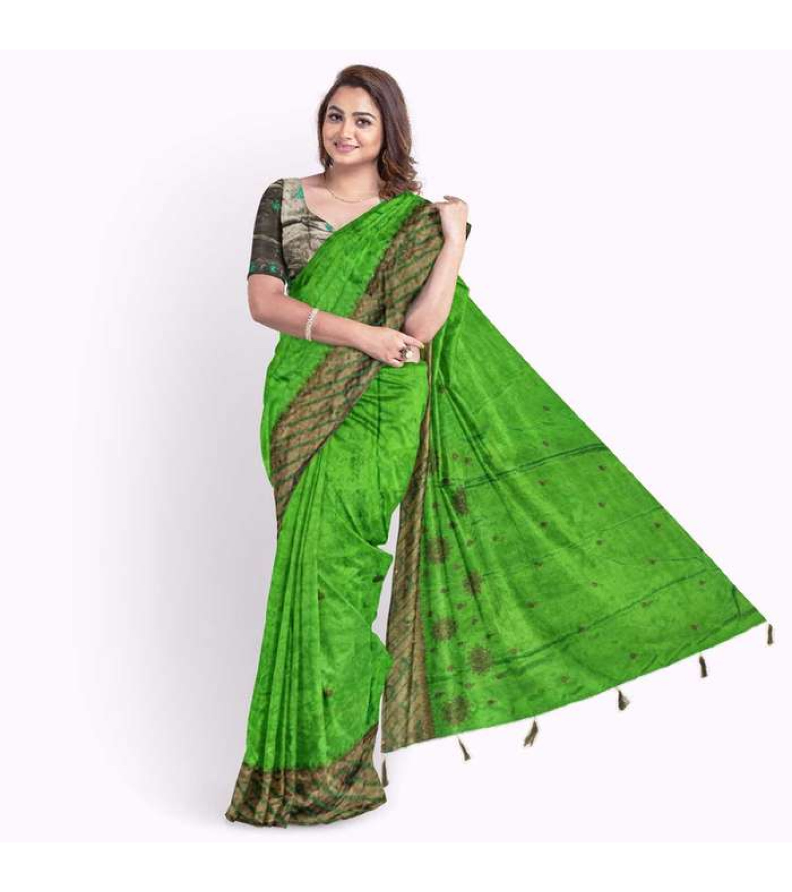 Exclusive Jacquard Embroidery Saree